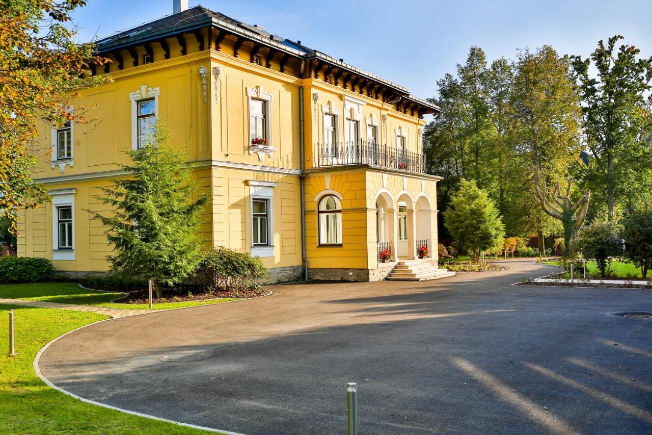 Villa Aurelie Velke Losiny Bagian luar foto