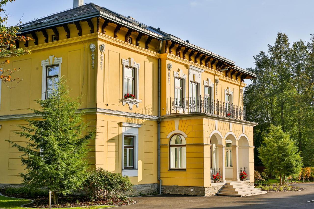 Villa Aurelie Velke Losiny Bagian luar foto