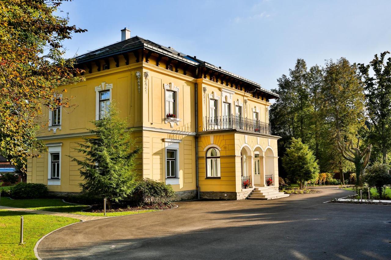 Villa Aurelie Velke Losiny Bagian luar foto